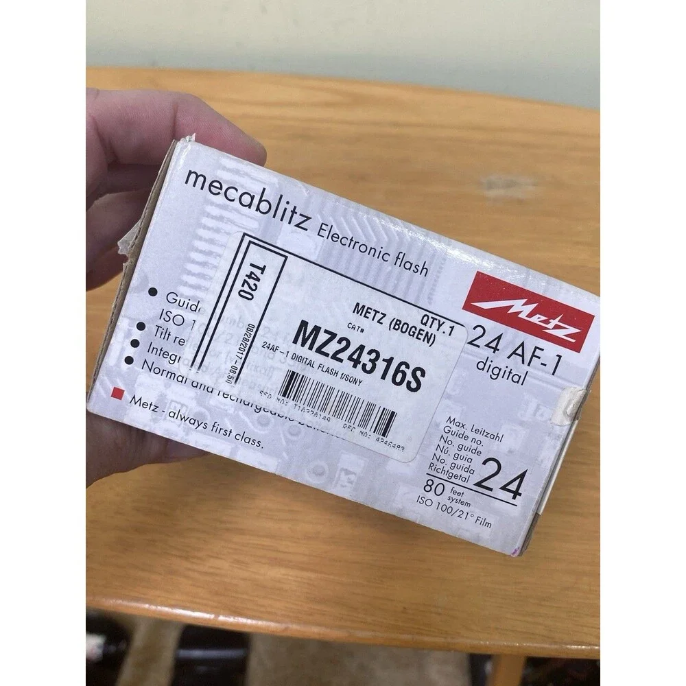 Metz Mecablitz 24 AF-1 Digital Shoe Mount Flash for Digital Sony ADI Camera